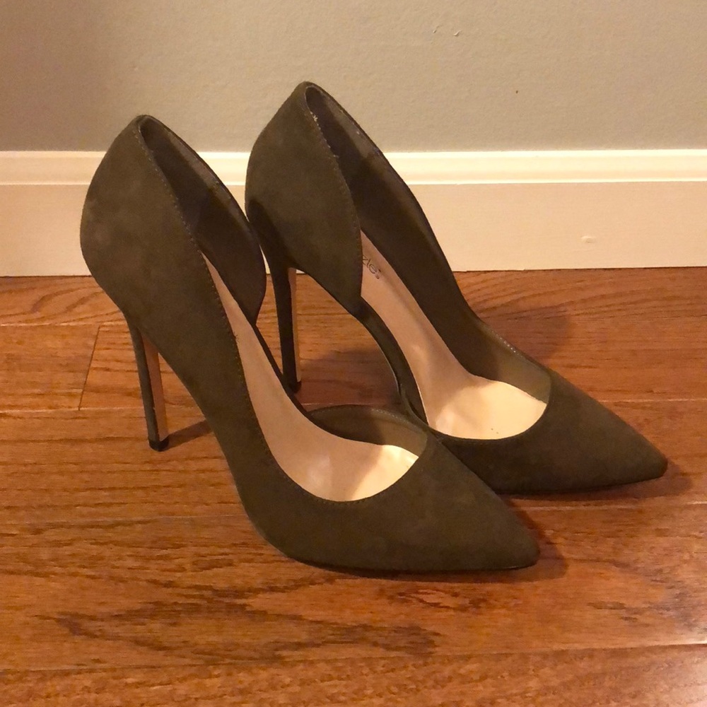 Olive green heels! Never worn!!